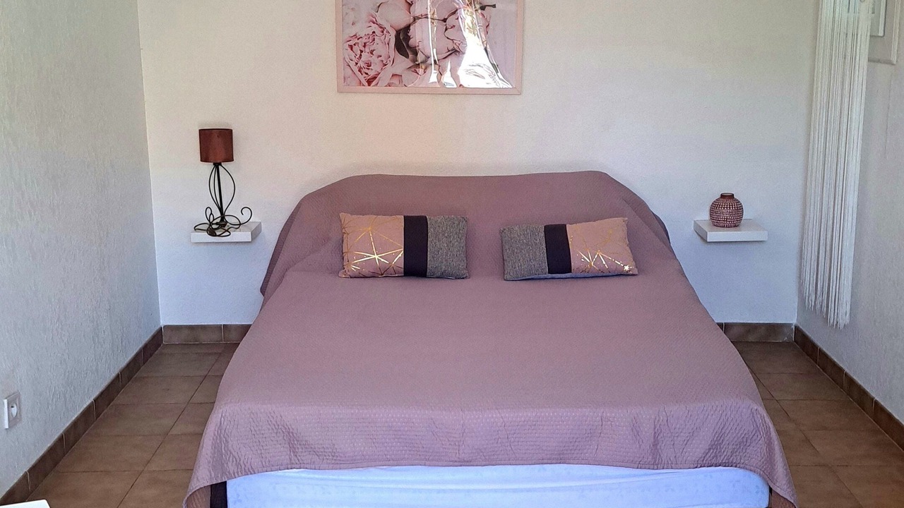 Photo of Bedroom in Venzolasca