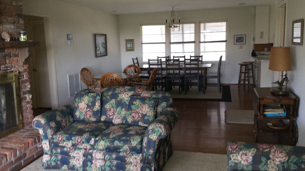 Photo of Livingroom in Sullivan's Island
