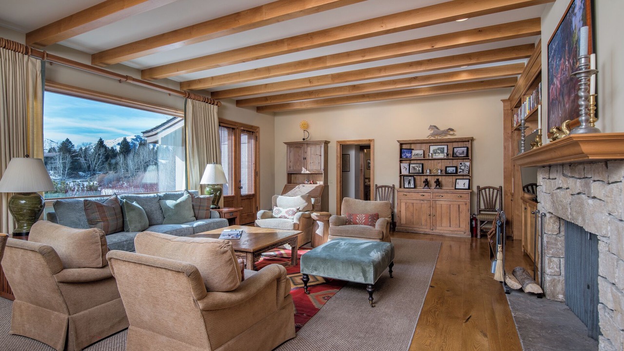 Photo of Livingroom in Elkhorn