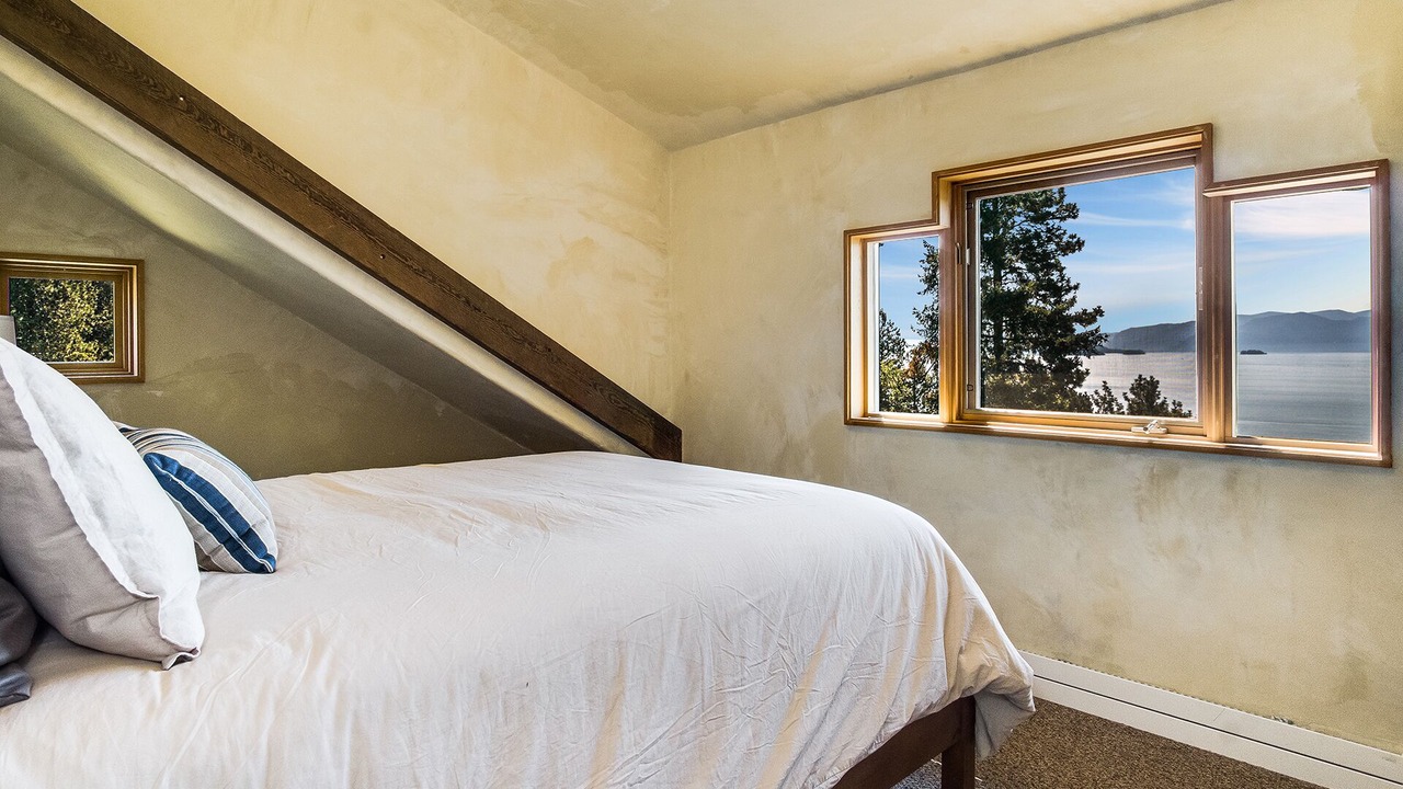 Photo of Bedroom in Sandpoint