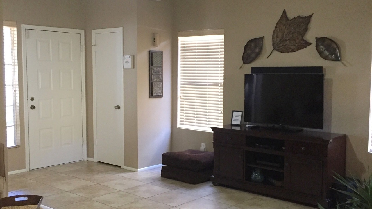 Photo of Livingroom in Peacock Village