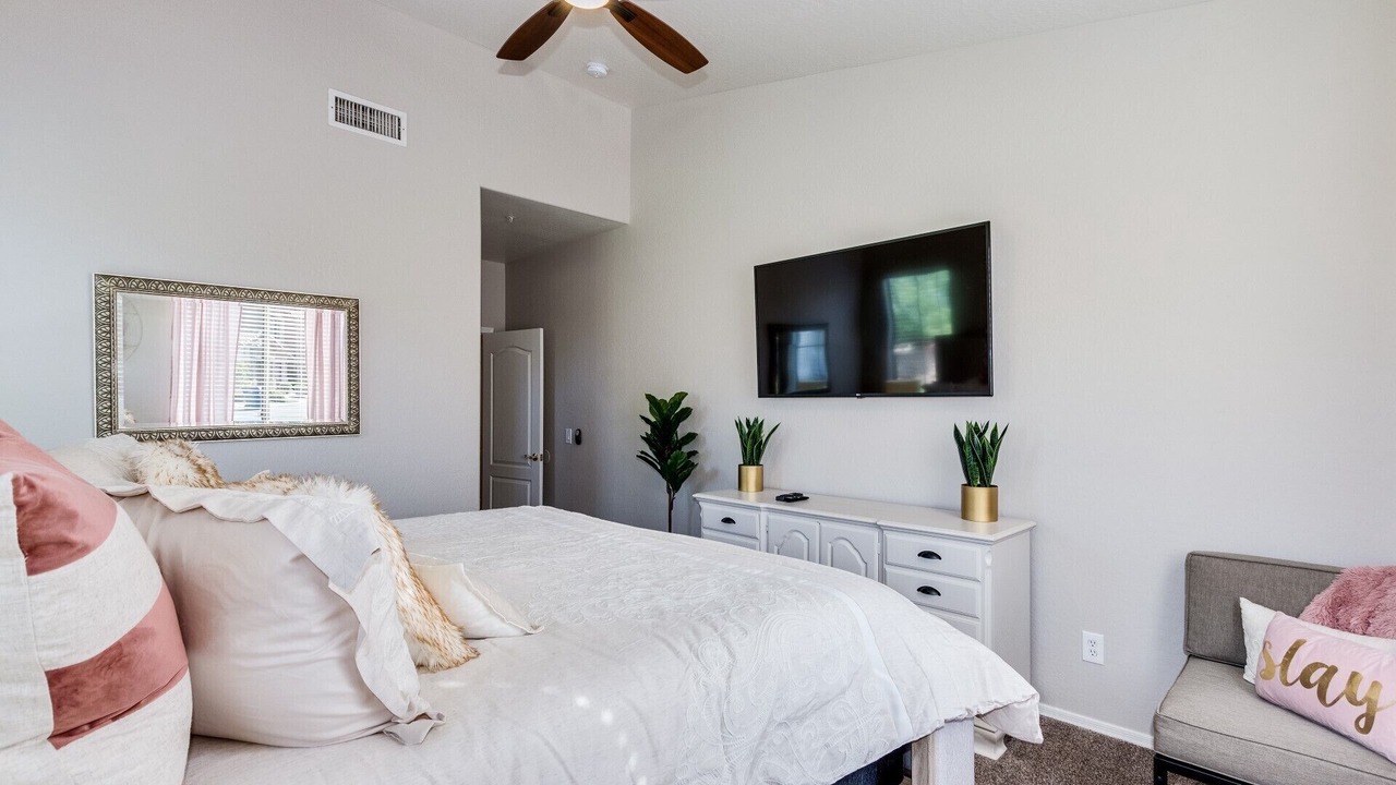 Photo of Bedroom in Alta Mesa