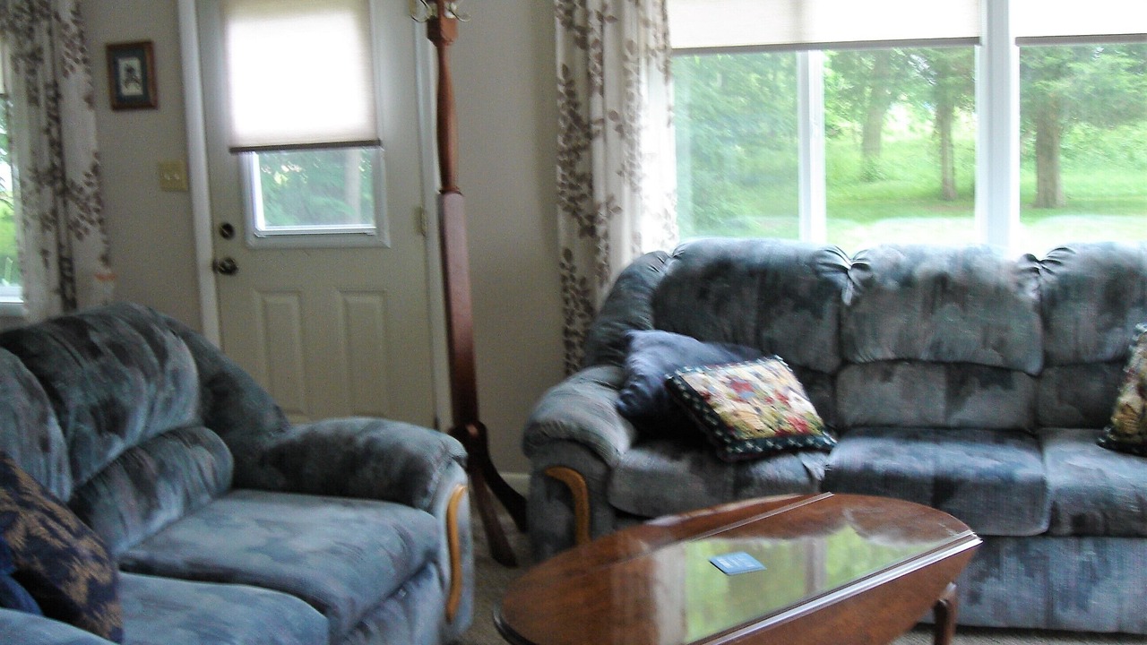 Photo of Livingroom in Kelleys Island