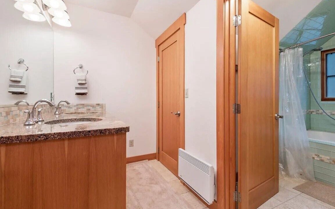 Photo of Bathroom in Coolin