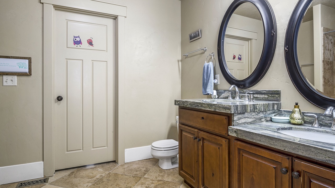 Photo of Bathroom in Garden City