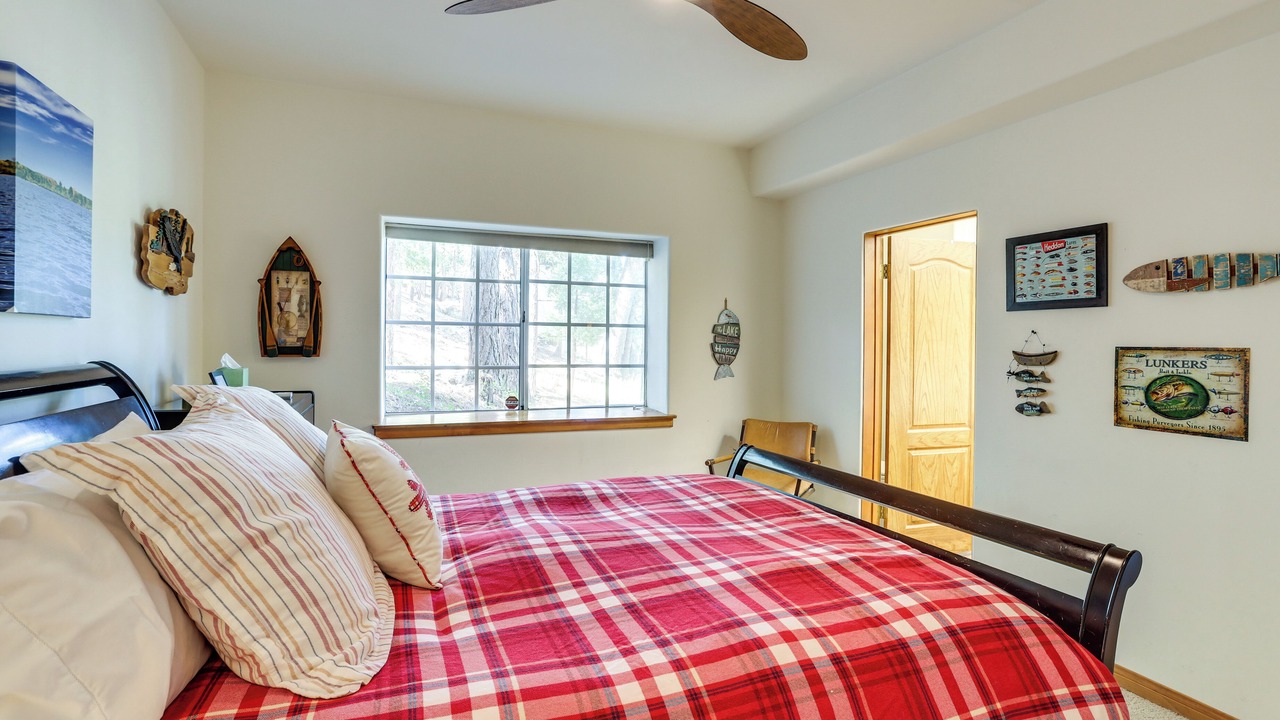 Photo of Bedroom in Lake Arrowhead