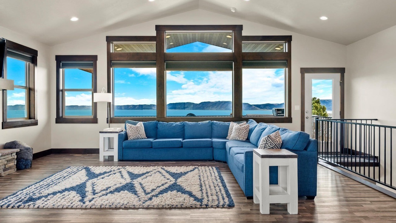 Photo of Livingroom in Sweetwater