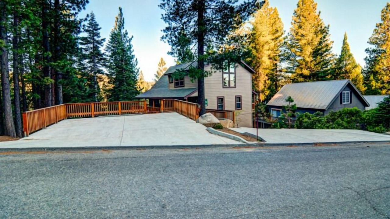 Photo of Outdoor in Yosemite West
