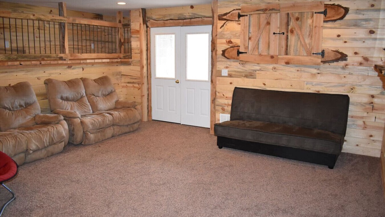 Photo of Livingroom in Alton