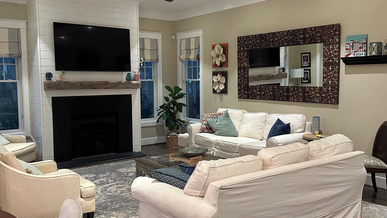 Photo of Livingroom in Northeast Virginia Beach