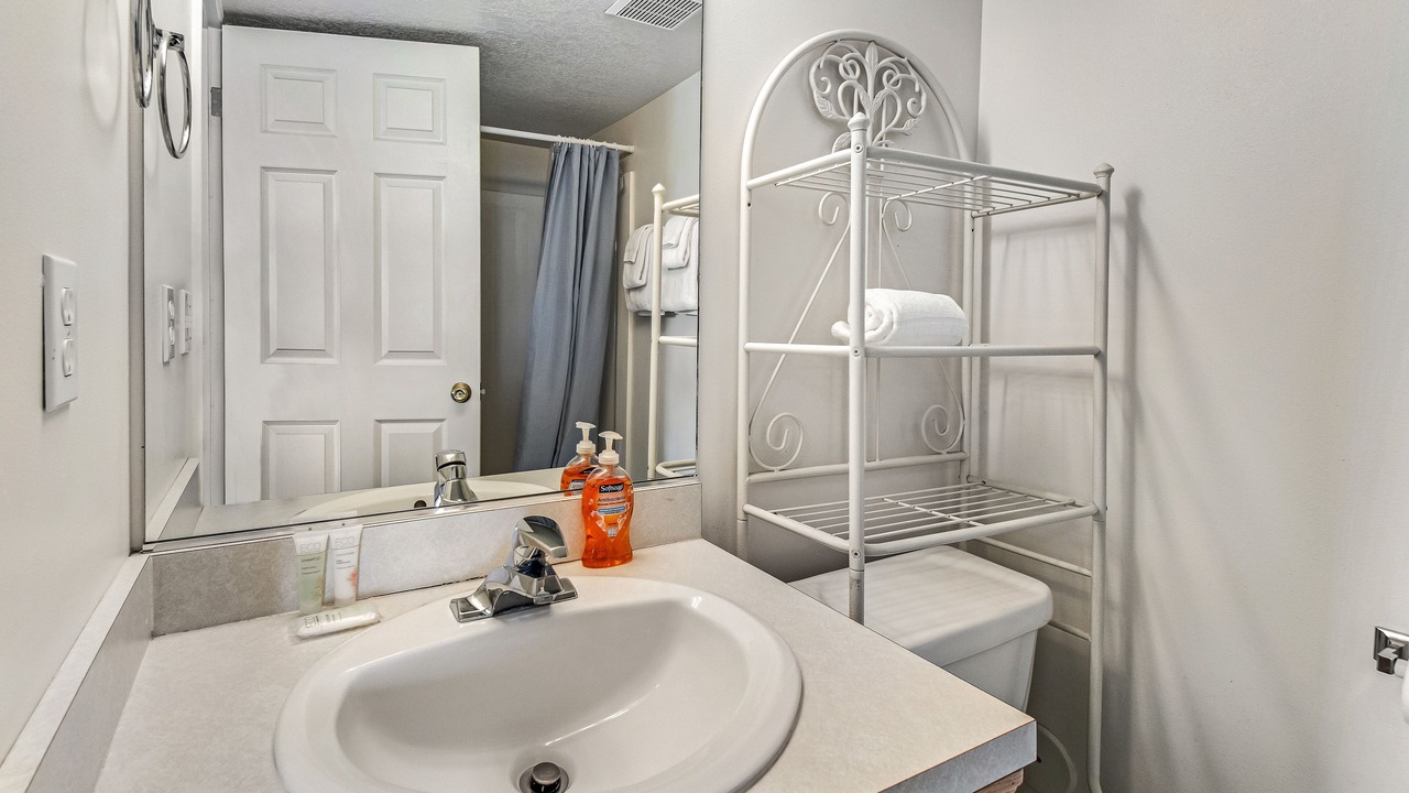 Photo of Bathroom in Harbor Village
