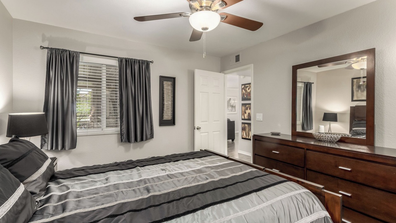 Photo of Bedroom in Paradise Valley Village