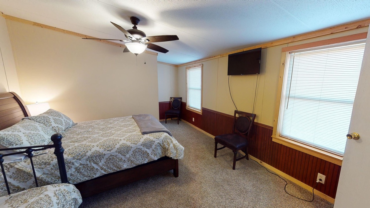 Photo of Bedroom in Nelsonville