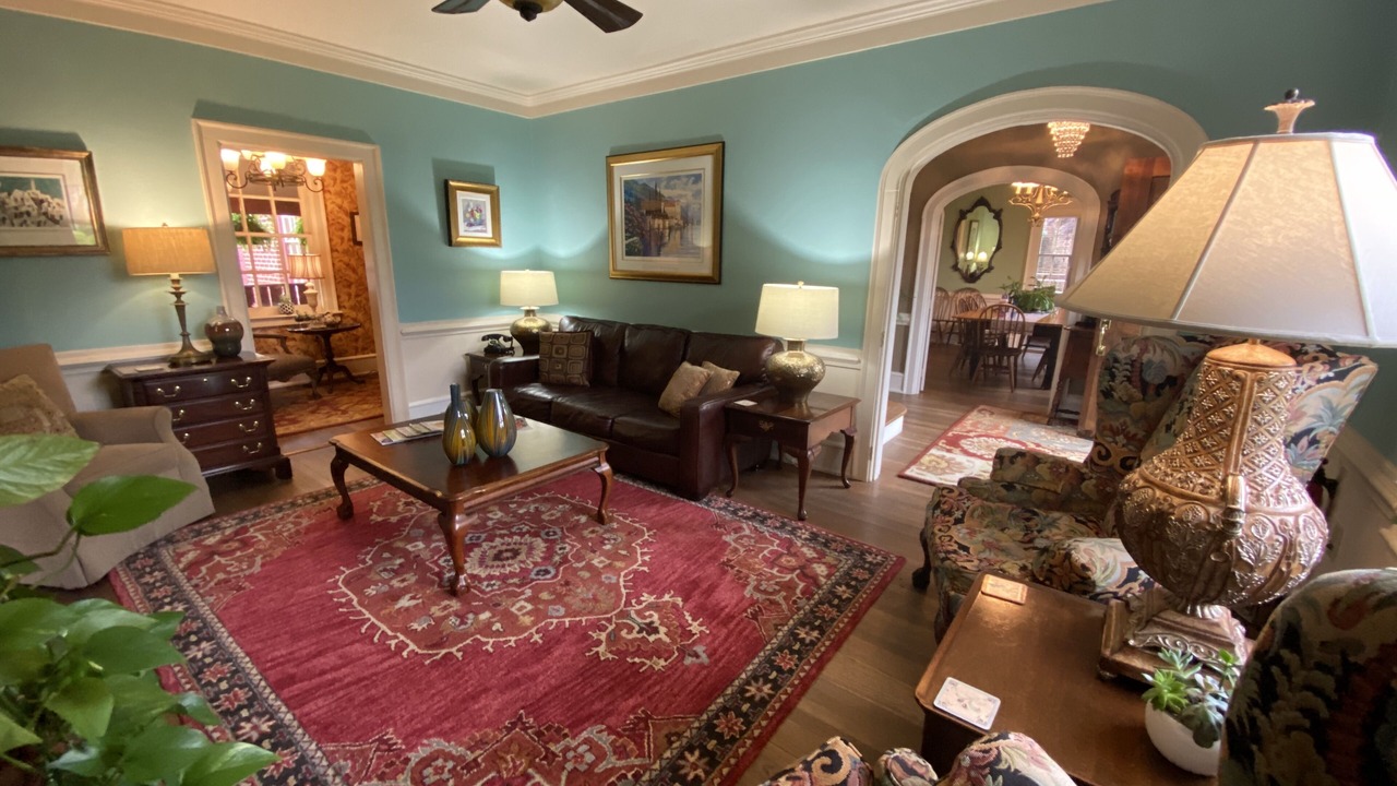 Photo of Livingroom in Williamsburg