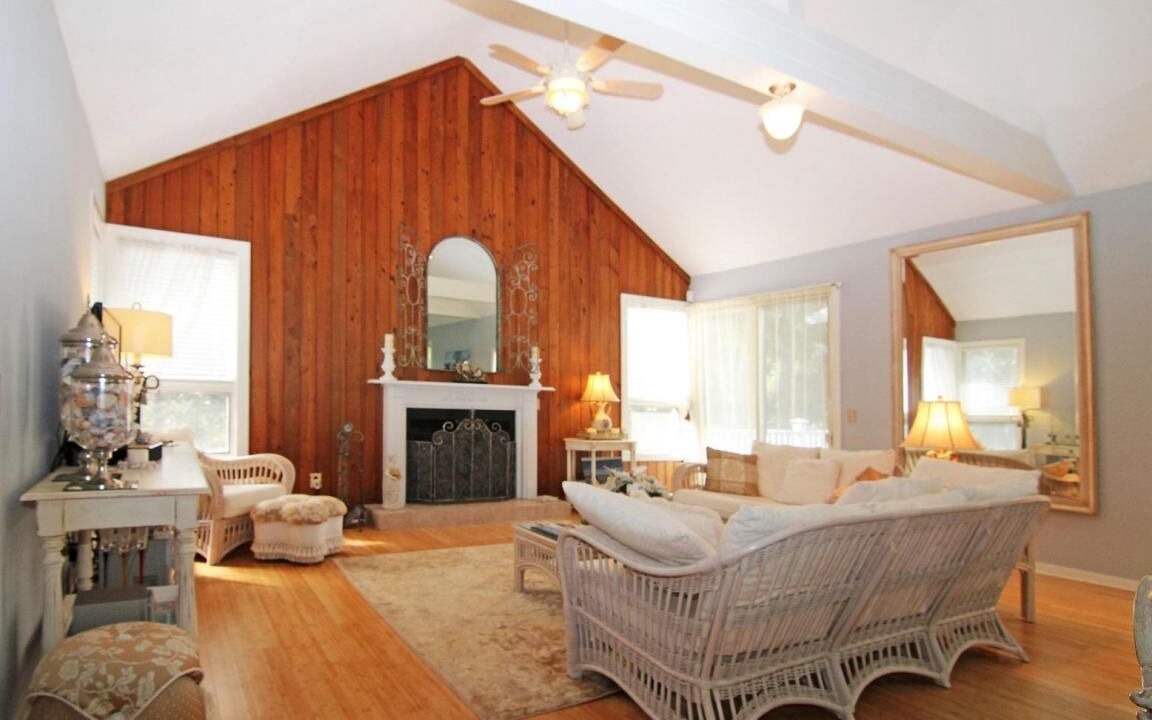 Photo of Livingroom in Vanderhorst Plantation