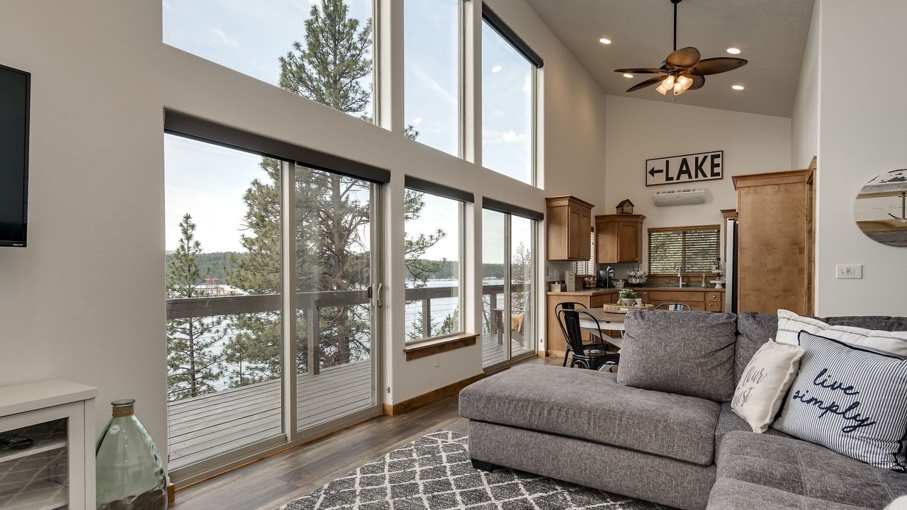 Photo of Livingroom in Bayview