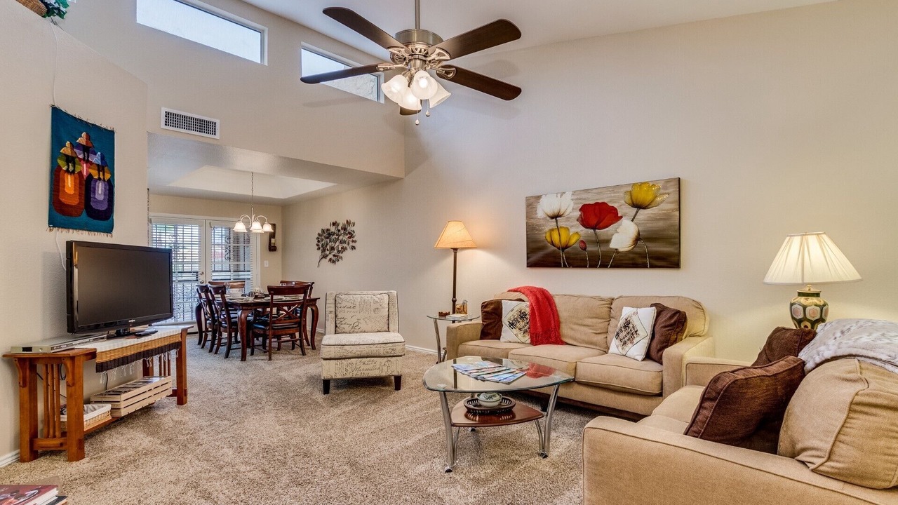Photo of Livingroom in Alta Mesa