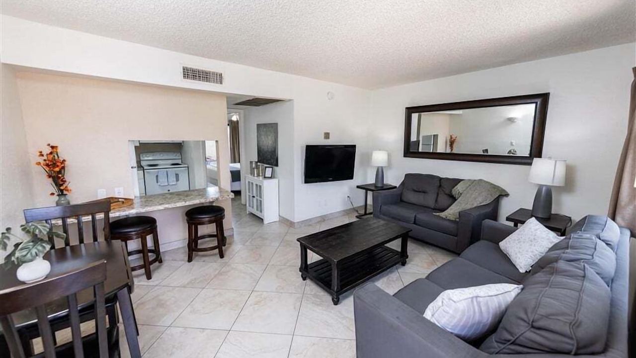 Photo of Livingroom in New Papago Parkway