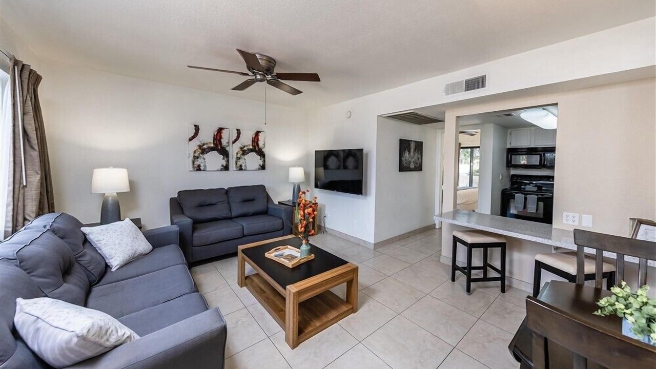Photo of Livingroom in New Papago Parkway