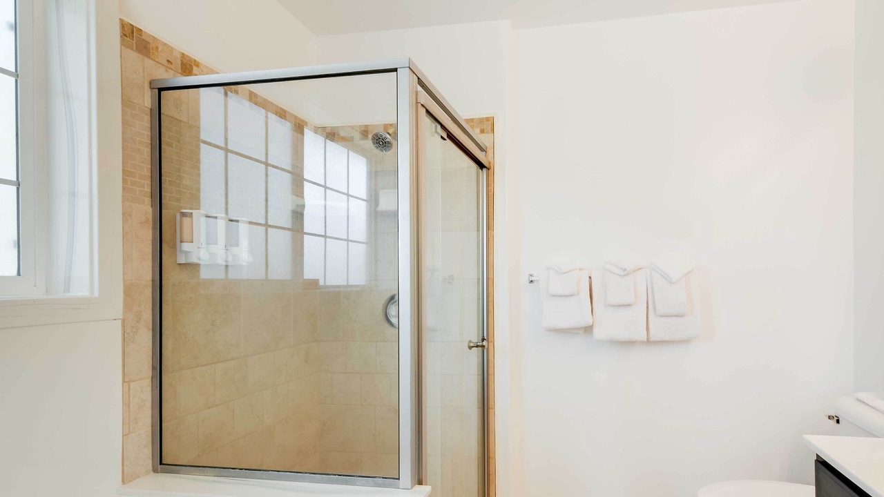 Photo of Bathroom in Tropic