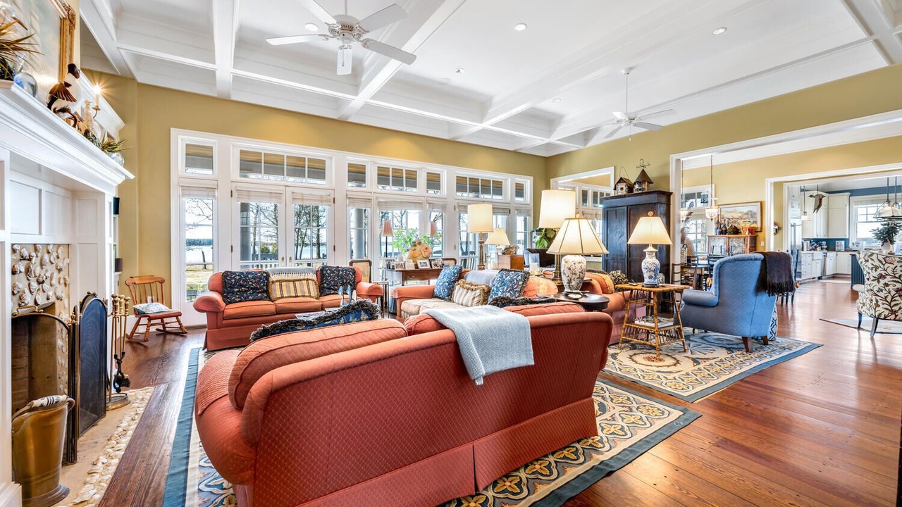 Photo of Livingroom in Royal Oak