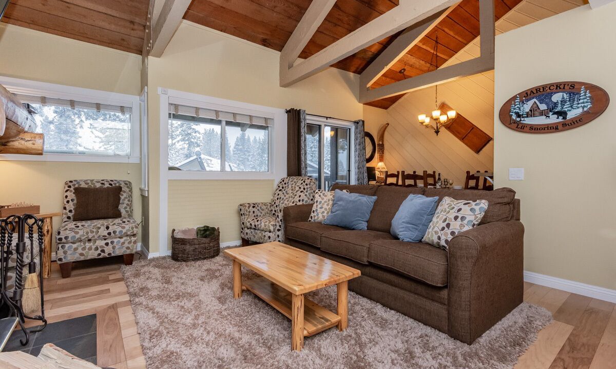 Photo of Livingroom in Majestic Pines