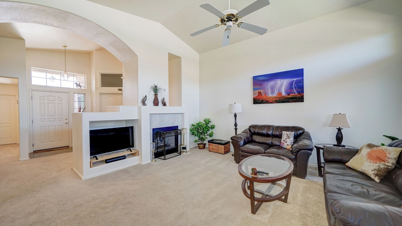 Photo of Livingroom in Gold Canyon