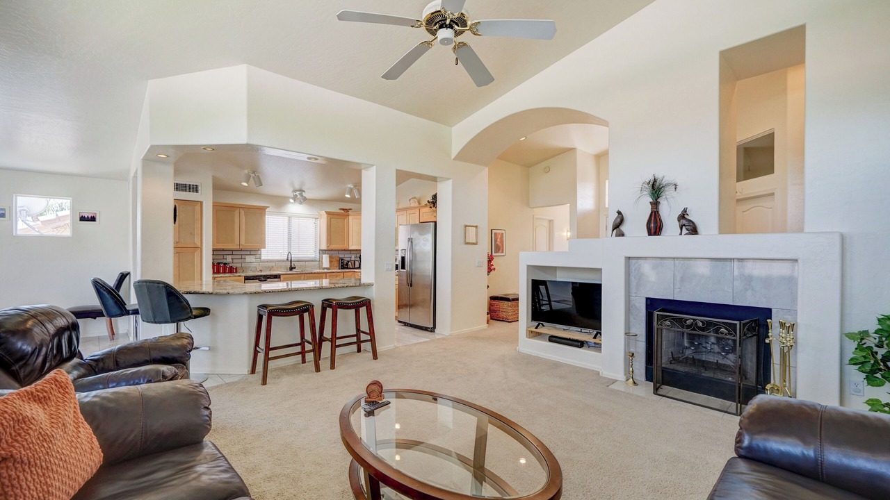 Photo of Livingroom in Gold Canyon