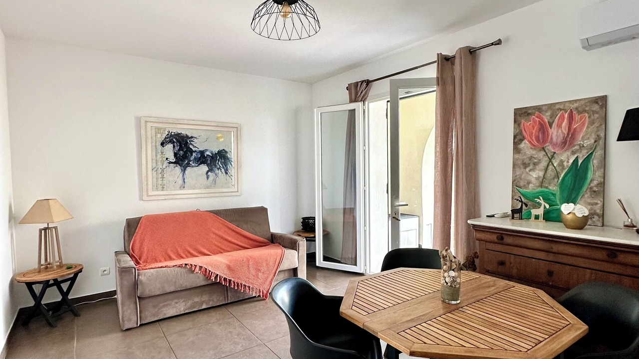 Photo of Livingroom in Biguglia