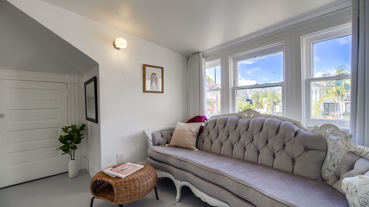 Photo of Livingroom in Golden Hill