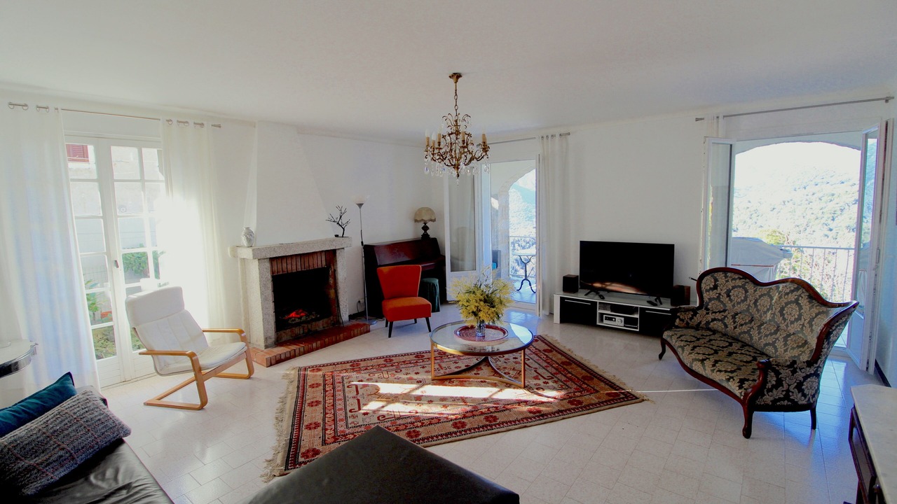 Photo of Livingroom in Sainte-Lucie-de-Tallano