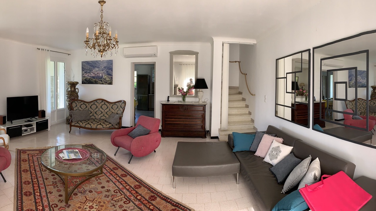 Photo of Livingroom in Sainte-Lucie-de-Tallano