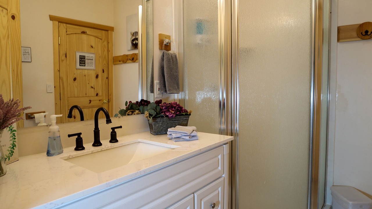 Photo of Bathroom in Meadow View Heights