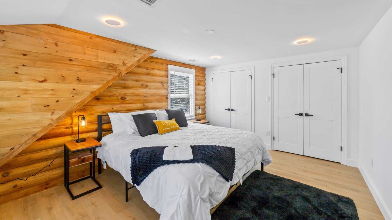 Photo of Bedroom in Lusby