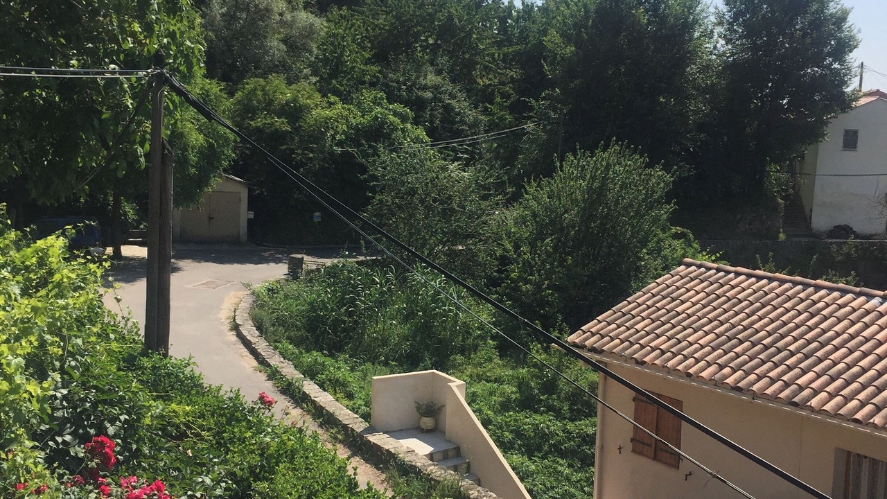 Photo of Outdoor in Peri