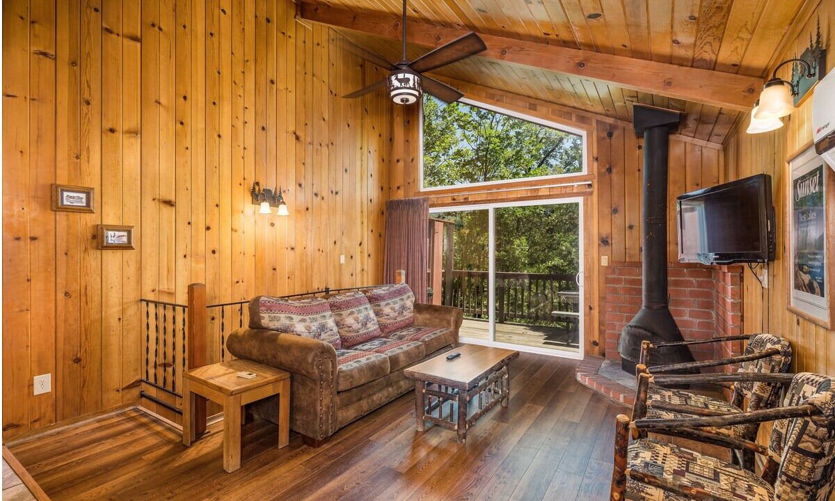 Photo of Livingroom in Bass Lake