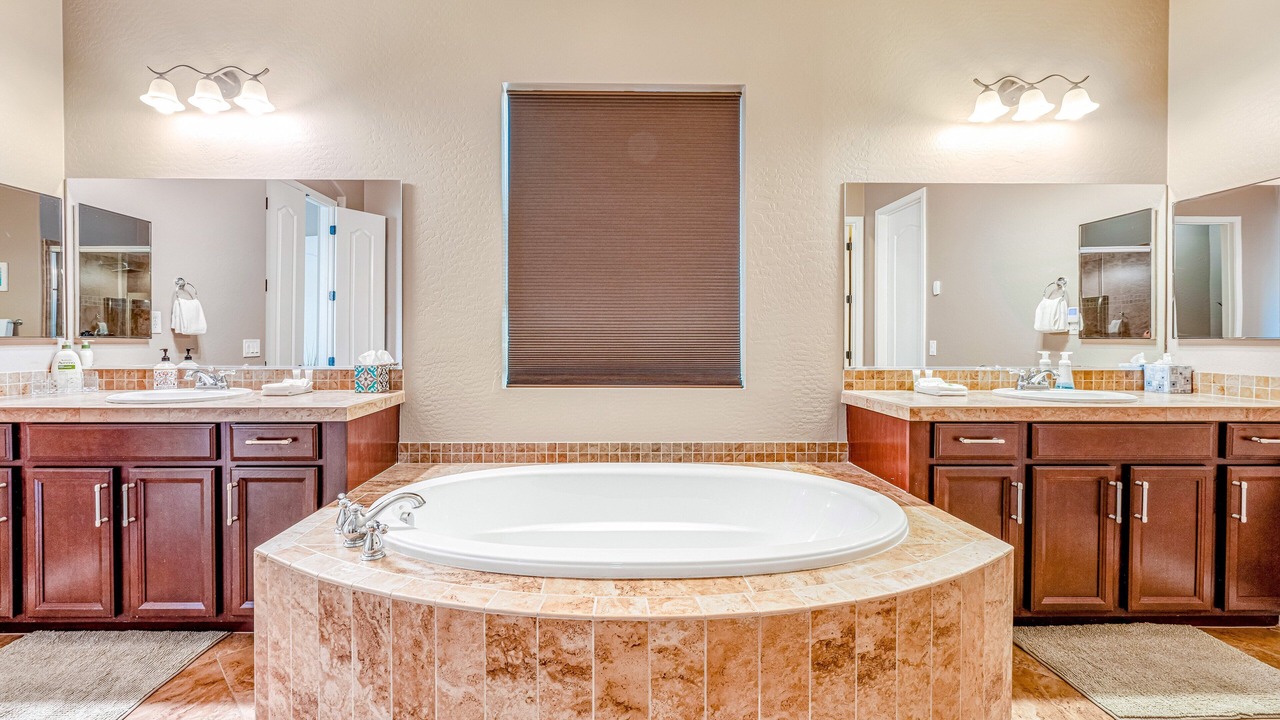 Photo of Bathroom in Mineral Canyon