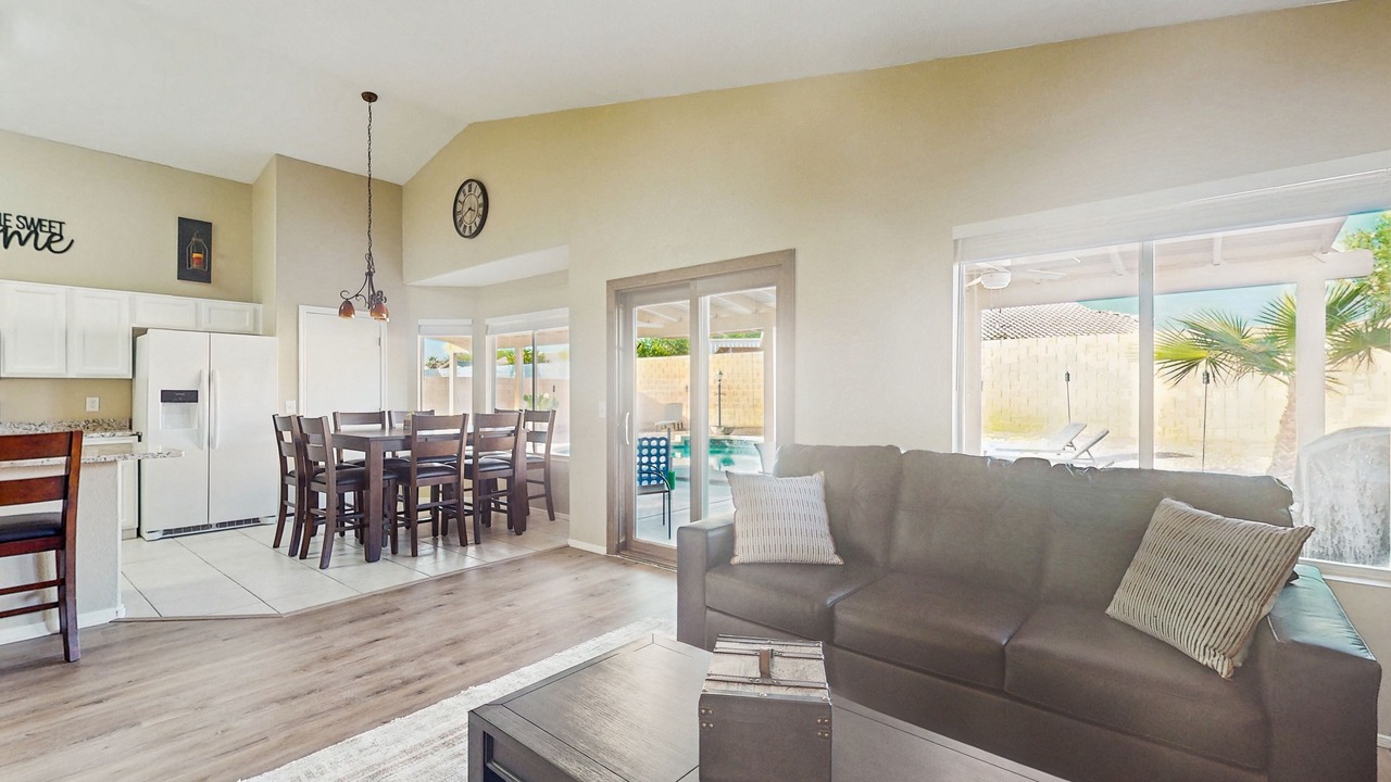 Photo of Livingroom in East Mesa