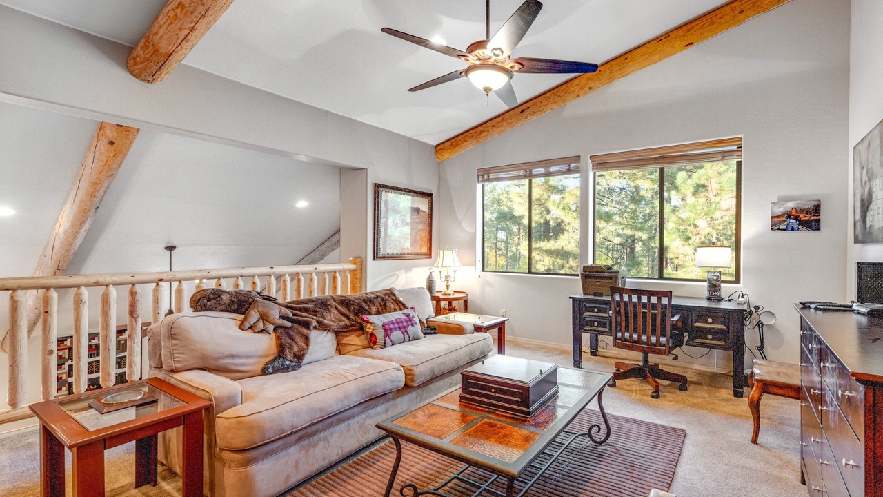 Photo of Livingroom in Pinetop