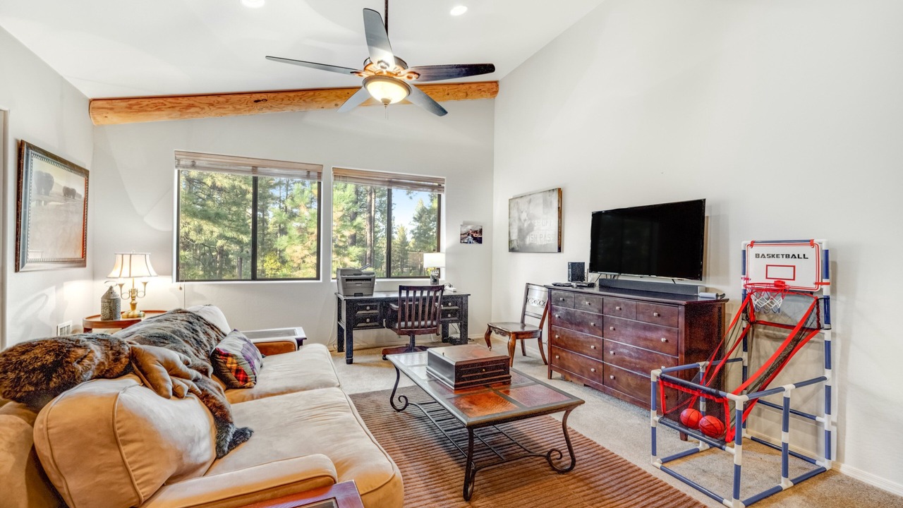 Photo of Livingroom in Pinetop