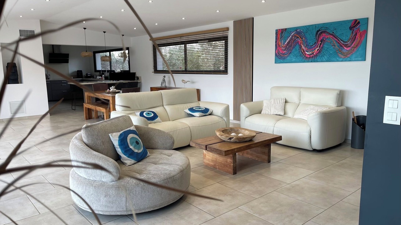 Photo of Livingroom in Cirendinu
