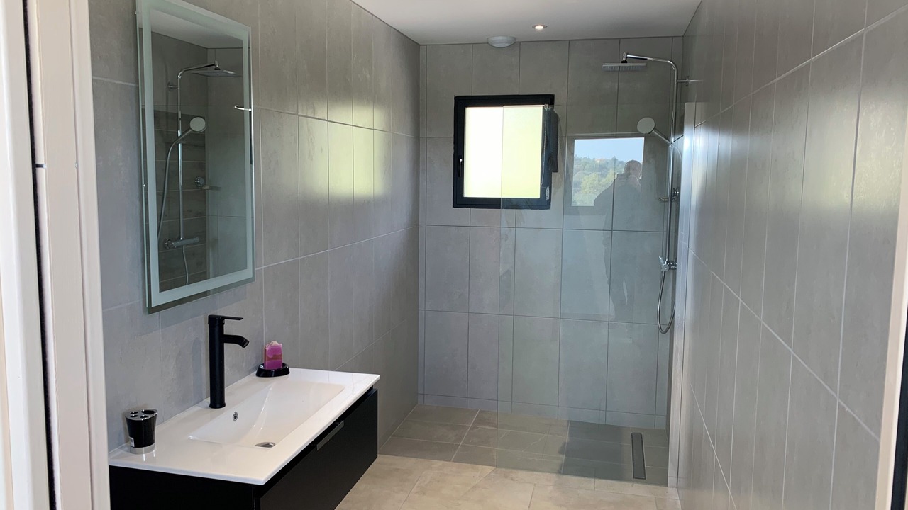 Photo of Bathroom in Cirendinu