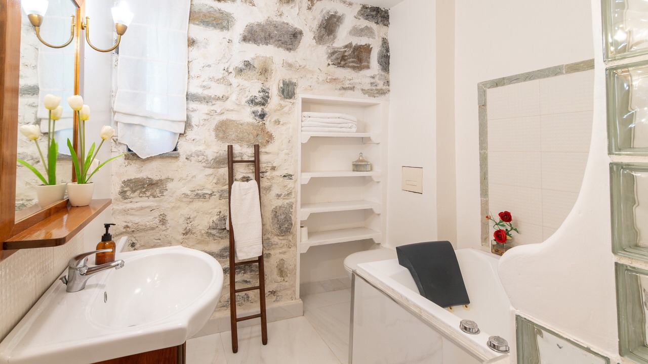 Photo of Bathroom in Oletta
