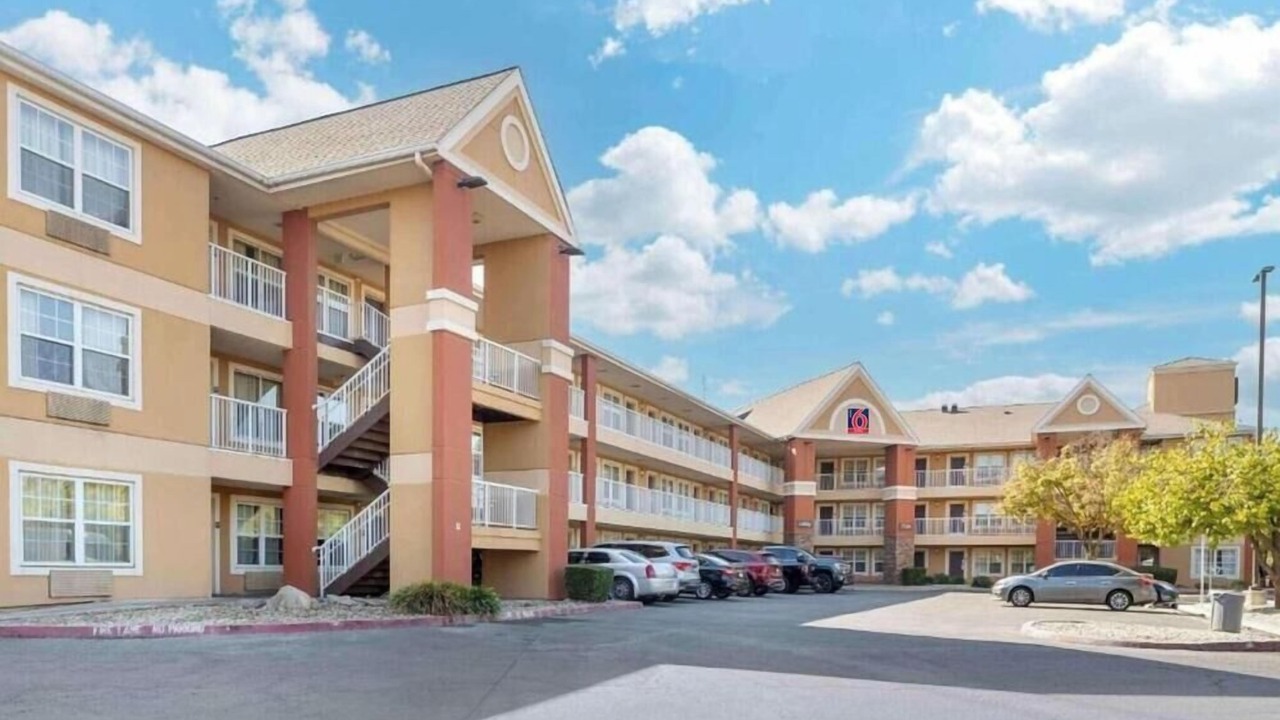 Photo of Outdoor in Raisin