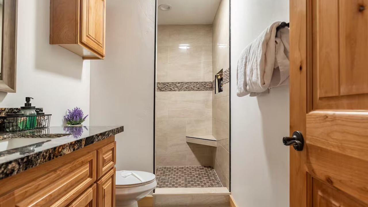Photo of Bathroom in Peter Pan