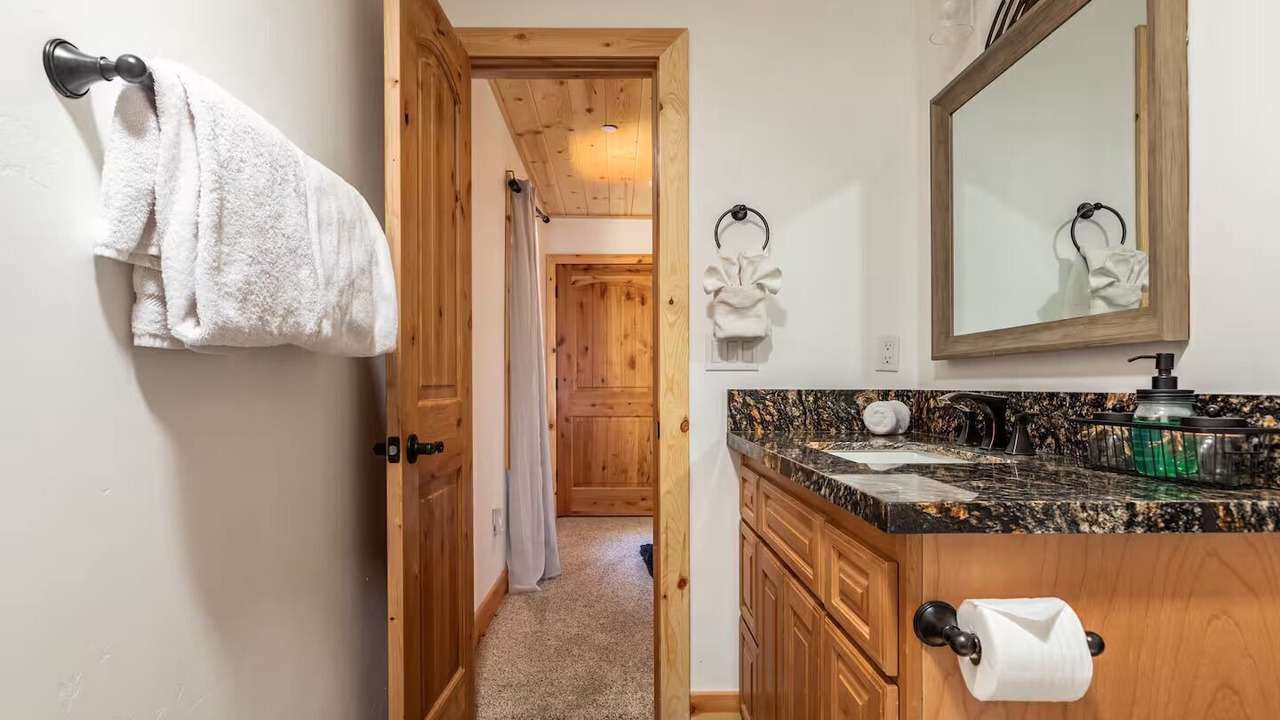 Photo of Bathroom in Peter Pan