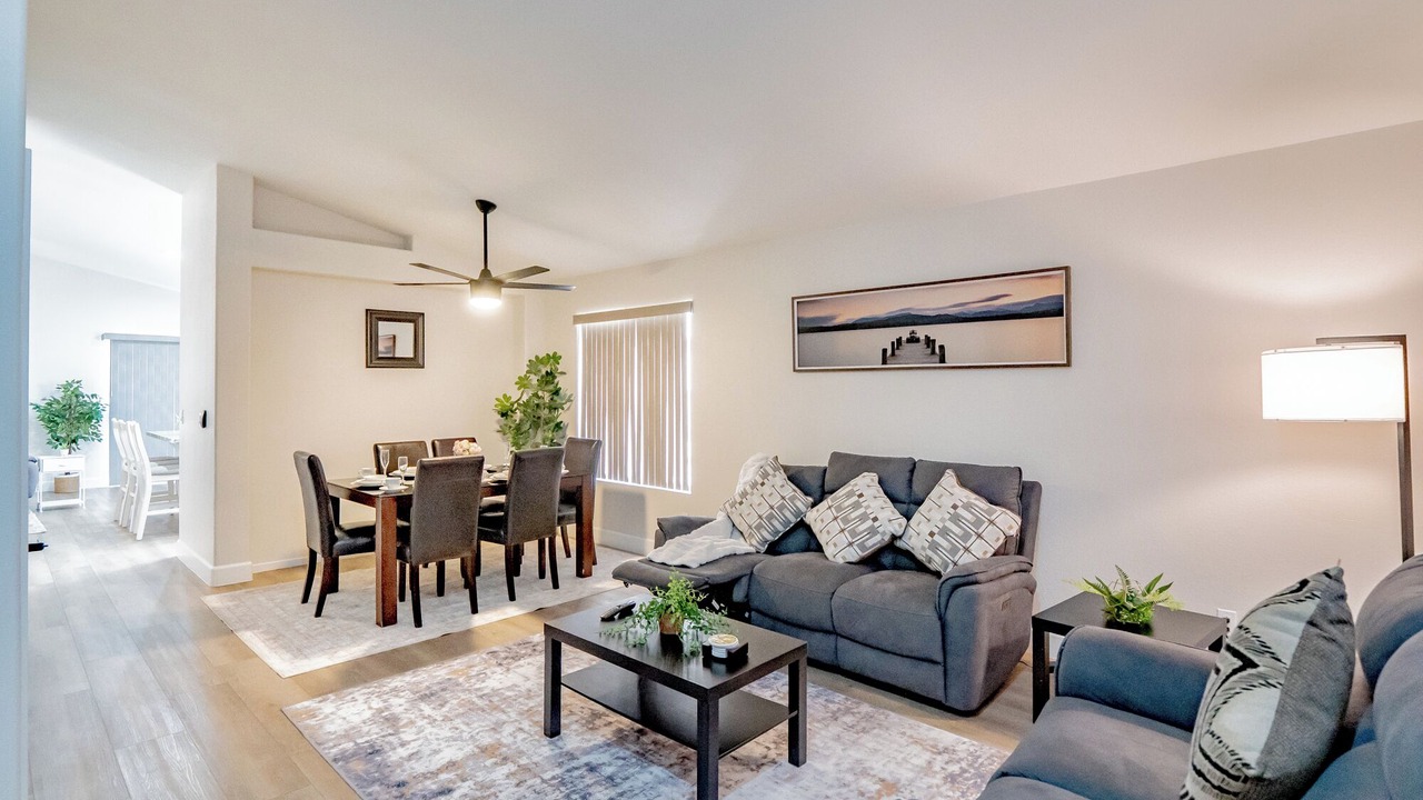 Photo of Livingroom in Silverado Ranch