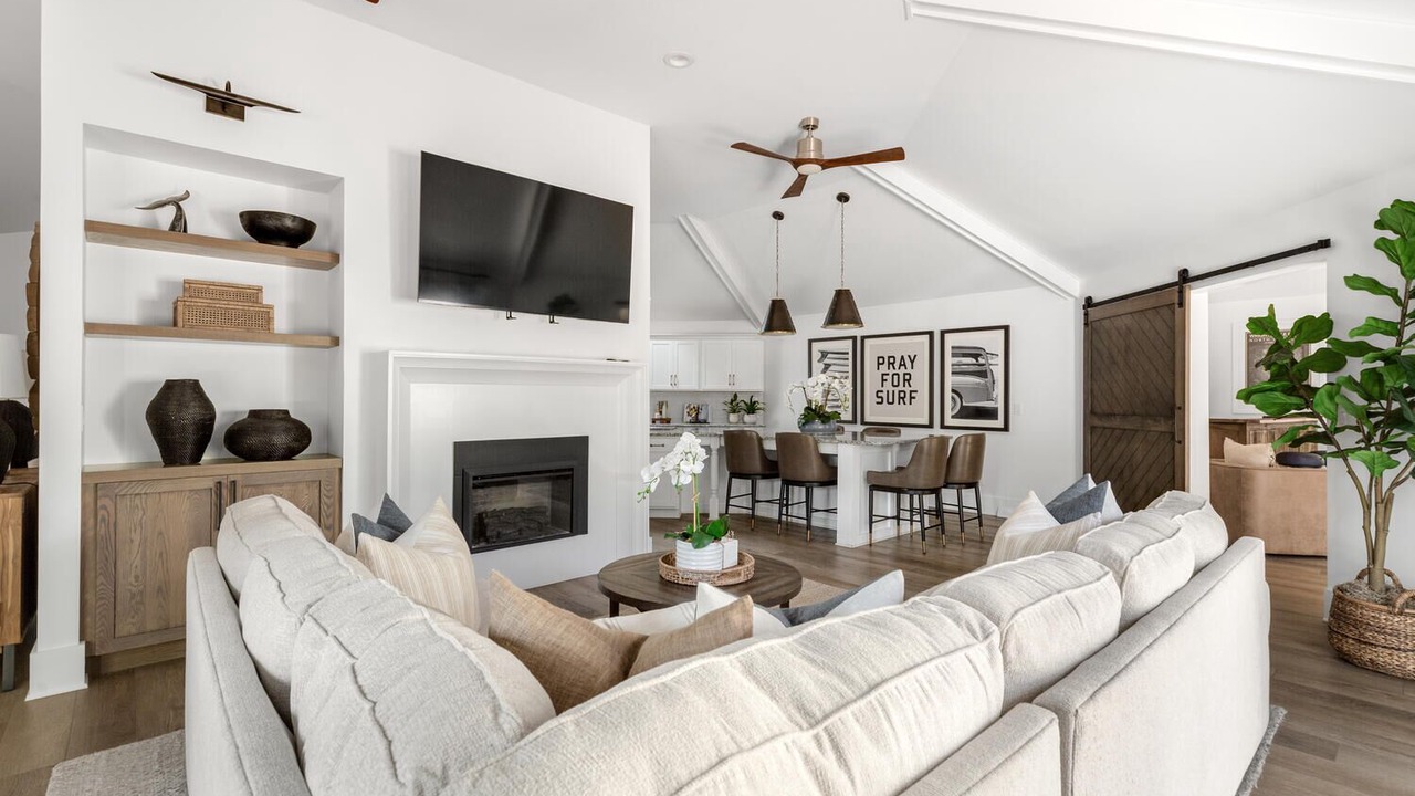 Photo of Livingroom in Eastwood Village