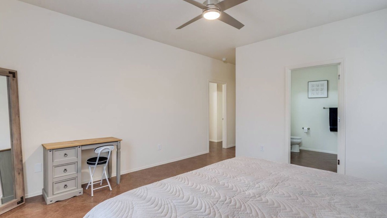 Photo of Bedroom in Valstate