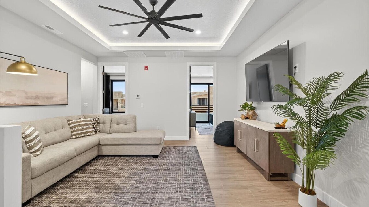 Photo of Livingroom in Hurricane
